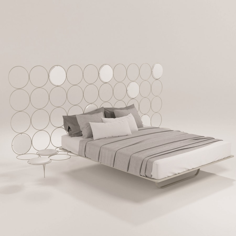Moderne Bett mit Metallgestell, Kopfteil in Bienenstock Form | IDFdesign