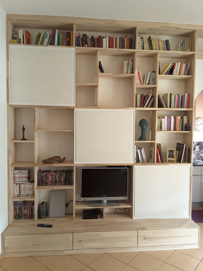 Anpassbares Bücherregal mit Schiebetüren | IDFdesign