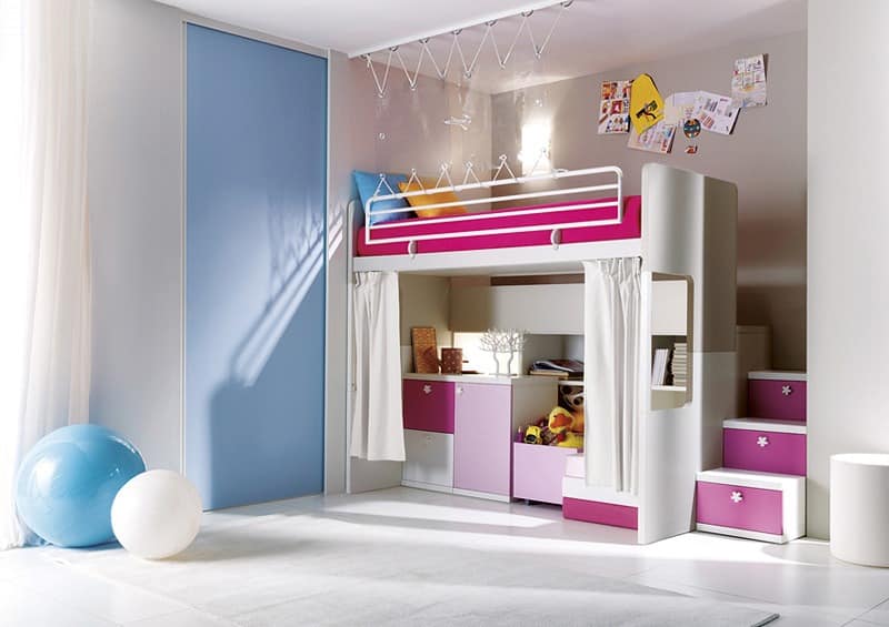 Schlafzimmer, Holzlatten, verschiedene Farben | IDFdesign