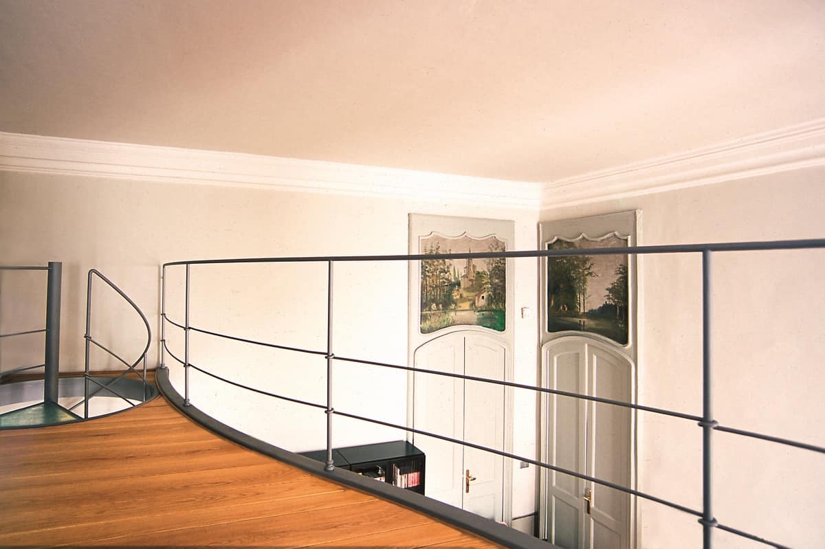 Eisen Wendeltreppe mit Holzdachboden | IDFdesign