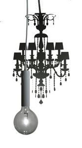 Ghost SE634M, Lampe mit Dekor, die den Schatten eines alten Kronleuchters simuliert