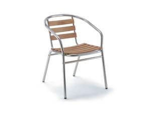 2023, Stapelbarer Stuhl aus Aluminium, mit Holzlatten