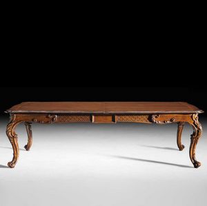 Art. 813 Tisch, Ausziehbarer Tisch mit geschnitzten Beinen, sptbarocker Stil