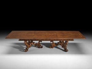 Art. 854 Tisch, Tisch mit anspruchsvollen und komplexen Schnitzereien, klassischer Stil