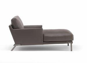 Chanel, Moderne Chaiselongue mit weichen Kissen