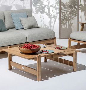 Bhumi 04K9, Couchtisch aus nat�rlichem Teakholz mit klaren und harmonischen Geometrien