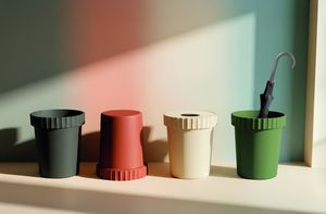 Raffles System, Modulares und vielseitiges System: Pflanzentopf, Papierkorb, Schirmst�nder, Hocker und Tisch