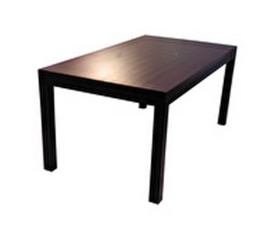 XC-03, Holztisch mit modernen Linien