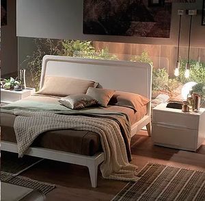 Simple, Holzbett mit einem wesentlichen Design