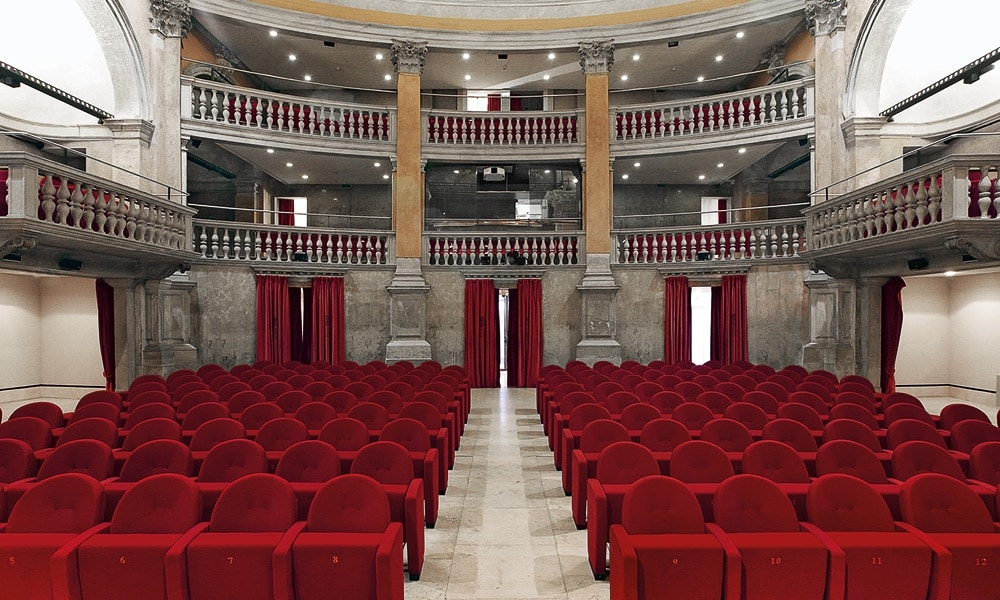 METROPOLITAN, Vielseitige Sitzgelegenheiten für Konferenzräume und Theater