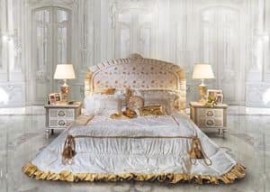 Ambra, Klassisches Bett und Nacht, Kopfteil mit Blumenschmuck