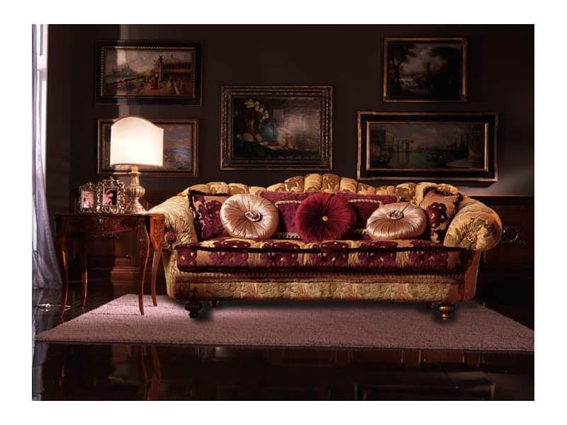 Marika, Sofa bezogen mit Stoff, handgefertigt, klassischer Stil