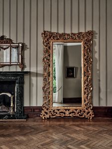 Spiegel 5380, Geschnitzter Spiegel im klassischen Stil
