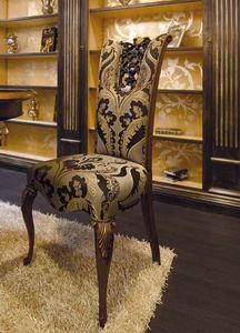 Royal Stuhl, Klassischer Esszimmerstuhl mit wertvollen Schnitzereien