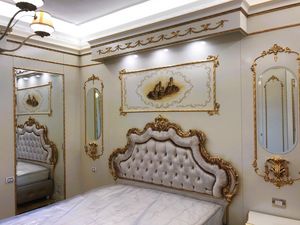 Barocke T�felung f�rs Schlafzimmer, Boiserie im Barockstil mit dekorativen Blattgoldschnitzereien