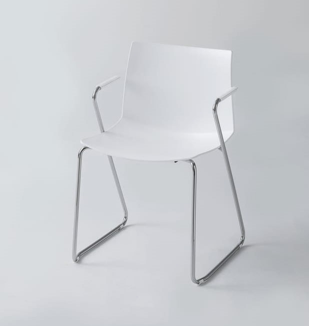 Kanvas 2 STS, Weiß lackierter Stuhl mit Armlehnen