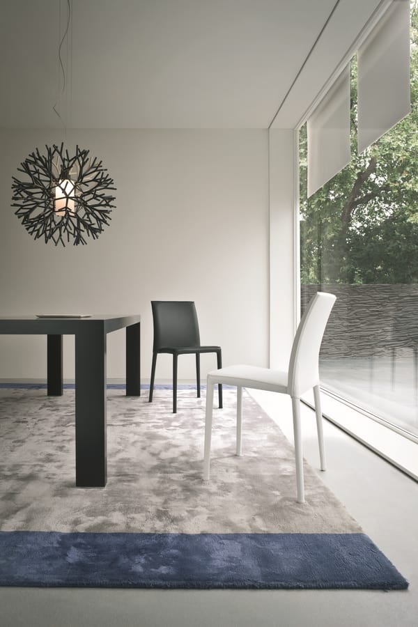 Venezia, Stapelbare Stuhl aus Metall für den Wohn- und Objektbereich