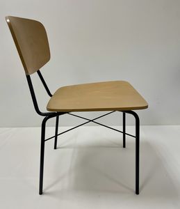 Fraser, Stuhl aus Metall und Buchenfurnier