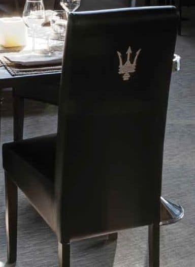 SE 1013.2, Stuhl mit lackiertem Holzsockel, bedeckt, für Hotels