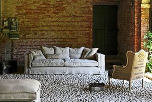 Lavinia, Raffiniertes Sofa mit weicher Schaumstoffpolsterung und echter Gnsedaune