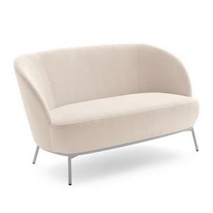 Rose 03951, Sofa mit abgerundetem Design und Metallbeinen