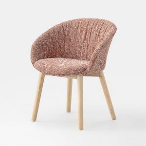 Konny Soft, Gepolsterter Sessel mit Holzbeinen