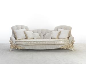 4724, Klassisches Sofa mit geschnitzten Beinen