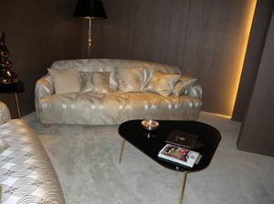 W01, Outlet-Sofa mit weicher Linie