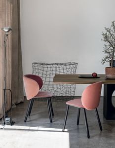 Dua wood, Design Stuhl mit Stoff bezogen