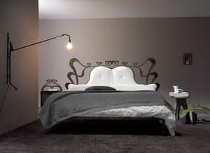 Charme, Bett mit schmiedeeisernen Struktur, Schlafzimmer