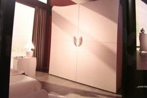 Butterfly, Kleiderschrank mit 2 Schiebetren, fr die Luxus-Hotels