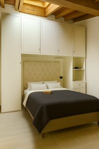 Ma�geschneiderte Bridge-Garderobe im zeitgen�ssischen Stil, Zeitgen�ssische Bridge-Garderobe, ma�geschneidert