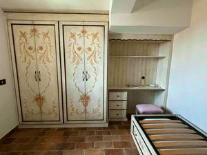 Ma�geschneiderte Garderobe, Kleiderschrank im klassischen Stil, mit Schreibtisch, ma�gefertigt
