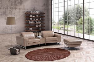 Trilussa, Sofa im modernen Stil mit Zeitungsstnder