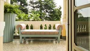 Belle Etoile, Sofa im Freien mit neoklassischem Design