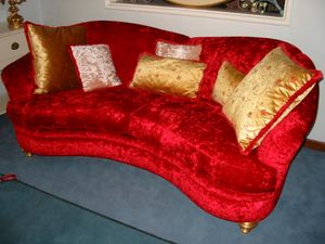 Art.118, Geschwungenes Sofa mit gewundenen Formen