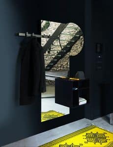Brio Spiegel, Spiegel-Design mit Kleiderbgeln und Fchern