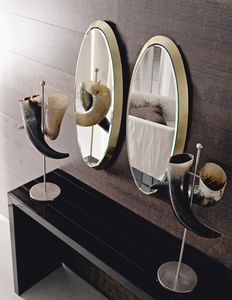 Noris 229, Ovaler Spiegel mit Holzrahmen