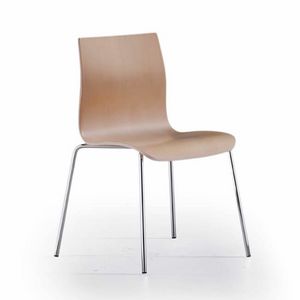 Juma, Stuhl mit einem klaren und linearen Stil