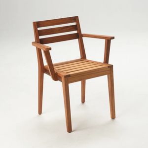 Stapelbarer Stuhl MD2, Gartenstuhl mit Armlehnen, stapelbar, aus Irokoholz