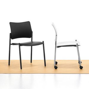 Urban Plastic 01, Stapelbare Stuhl, Sitz und Rückenlehne aus Polypropylen