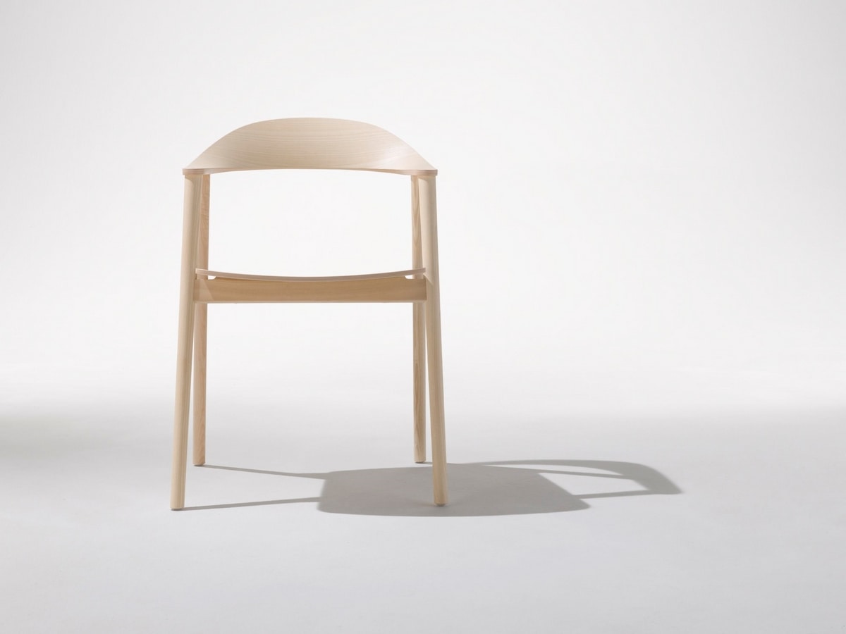 Karm, Stuhl aus Sperrholz mit Gestell aus massiver Esche