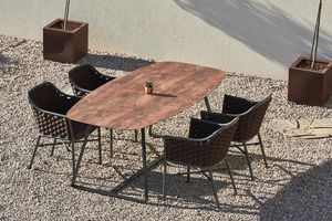 BLADE, Tischgestell aus lackiertem Stahl, für den Außenbereich