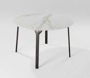 Tisch mit handgefertigter Eisenbasis | IDFdesign