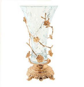 3007, Vase im klassischen Stil mit Blumendekorationen