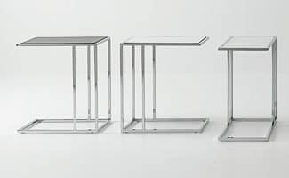 Small tables metal-glass, Couchtisch aus Stahl und Glas, für Gesprächsbereich
