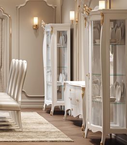 Incanto Art. C34101, Lackierte Vitrine mit dekorativer Goldkrone