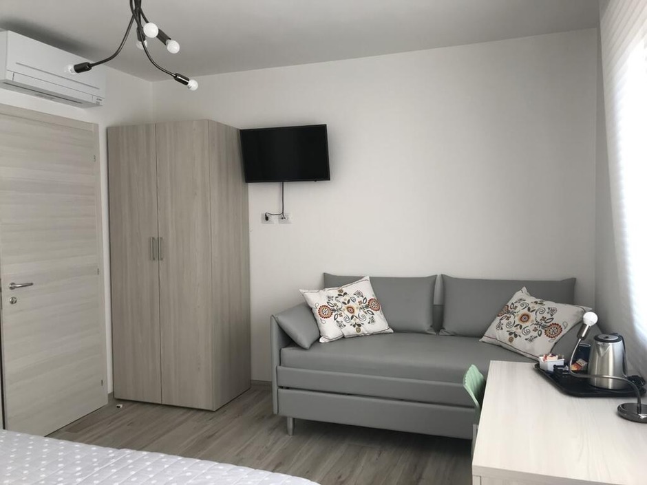 Einrichtung f�r B&B-Zimmer im Trentino, Italien