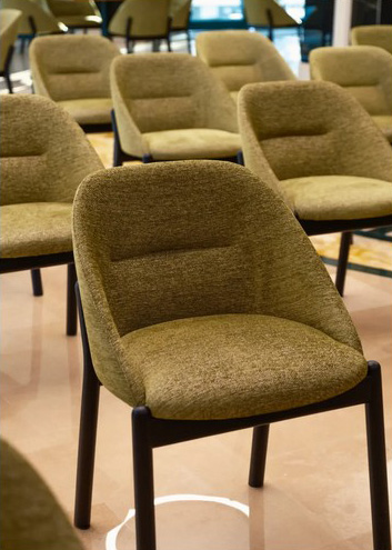 Stuhl �Dory� von glam_ee im Boutique-Hotel Maiorano, Manfredonia, Italien