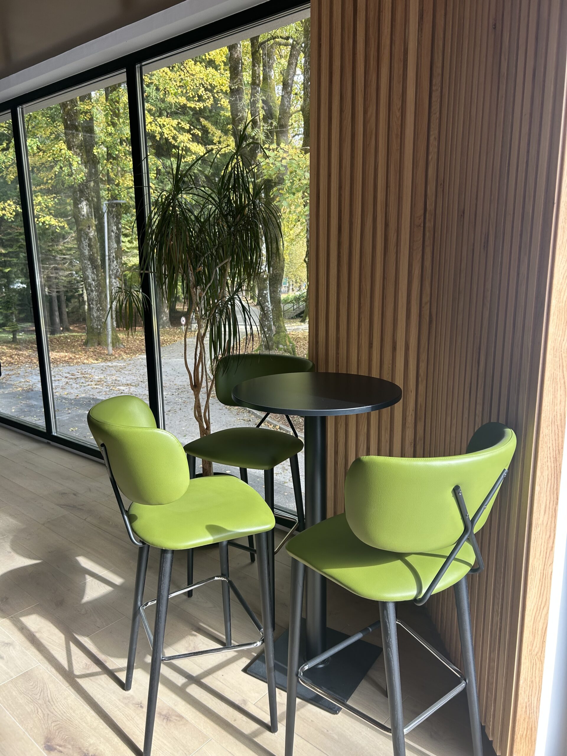 Ela Stuhl und Hocker, Kraljevica Hotel � Kroatien